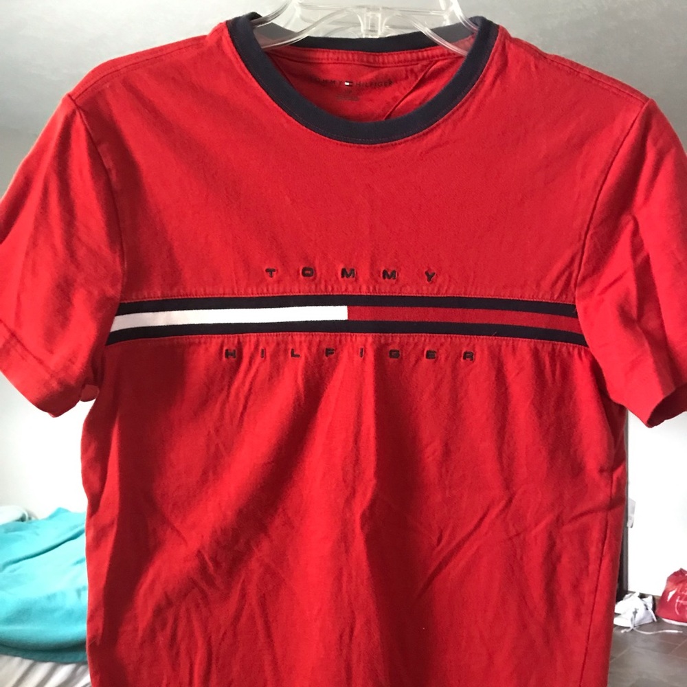 Tommy Hilfiger red logo t shirt